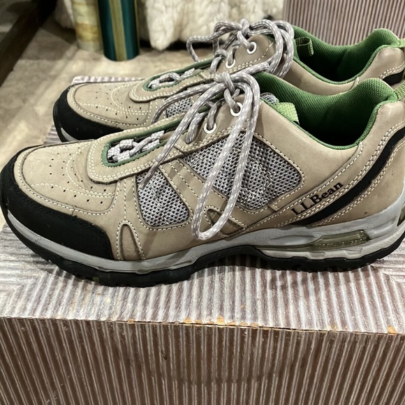 Women’s LL Bean Sneakers - Picture 2 of 4